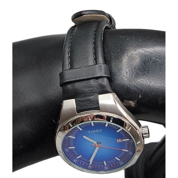 Timex Mens Quartz Watch Blue Face Indiglo WR100M 8" Leather Band 40mm Day VTG - Picture 2 of 15